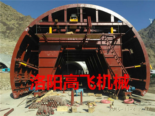 哈密東天山長隧道挖掘現場和建設者的故事明天將在央視直播啦~精彩內容搶先看 哈密東天山長隧道挖掘現場和建設者的故事明天將在央視直播啦~精彩內容搶先看